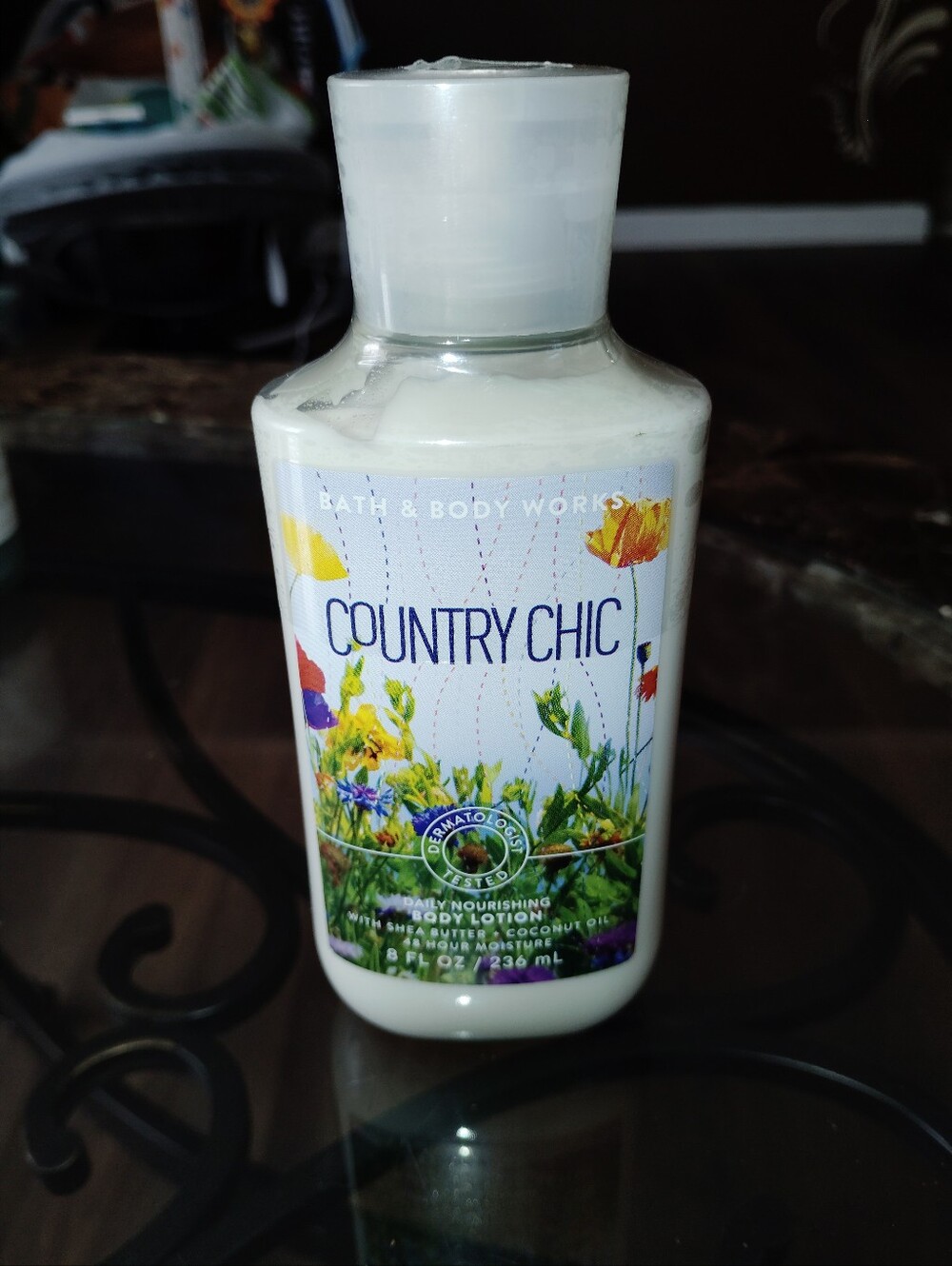 Bath & Body Works Country Chic Nourishing Body Lotion - White. Sealed